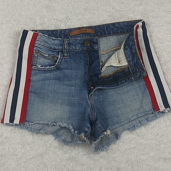 Joe's Blue Medium Wash Faded Distressed Five Pocket Mid Rise Raw Hem Jean Short - Picture 4 of 14